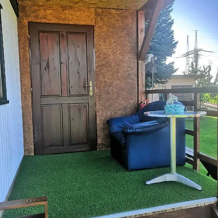 אתר קמפינג Penzion Ivana Mobilhouse Lesna (Vsetin)